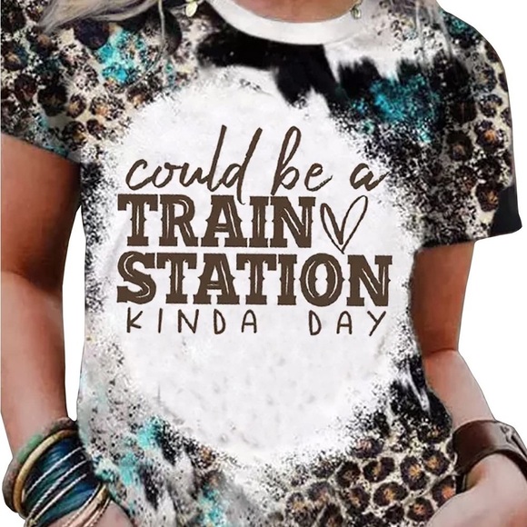 🔥🔥SALE🔥🔥Apricot train station leopard print t-shirt - Picture 3 of 4